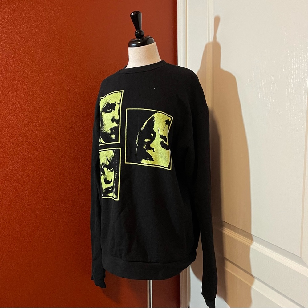 Billie Eilish Women’s‎ Happier Than Ever The World Tour 2022 Oversized Sweater